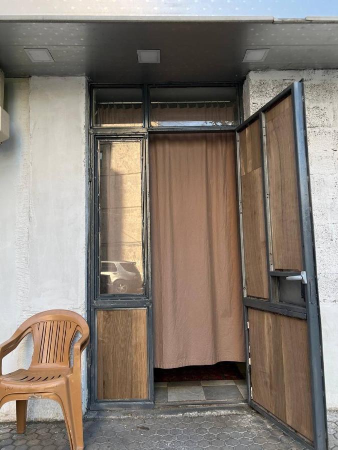 Vahe'S Family Guest House Front Erivan Exterior foto