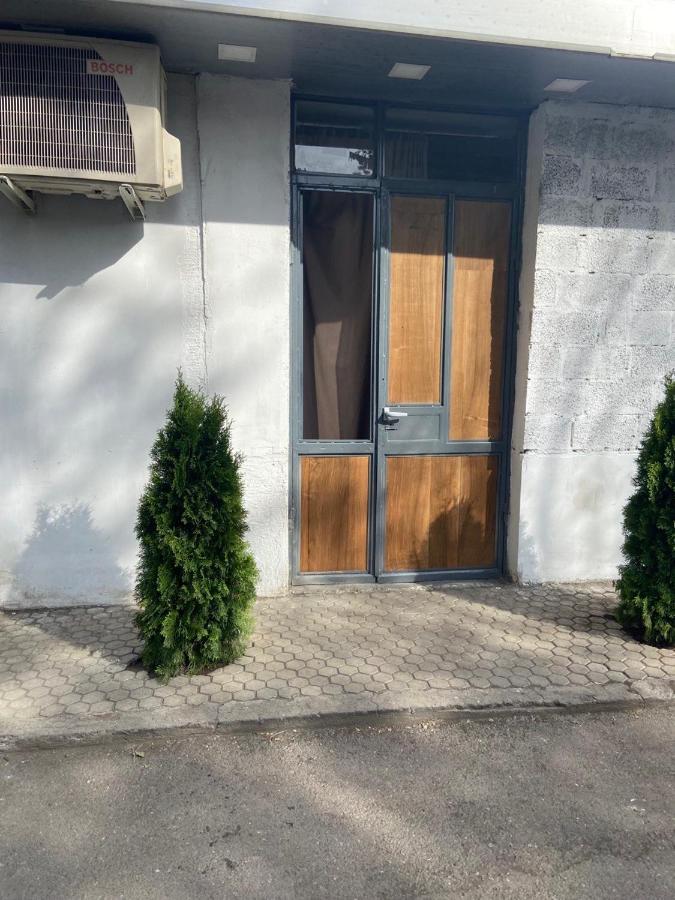 Vahe'S Family Guest House Front Erivan Exterior foto